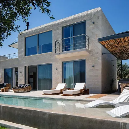 Villa Heniochos